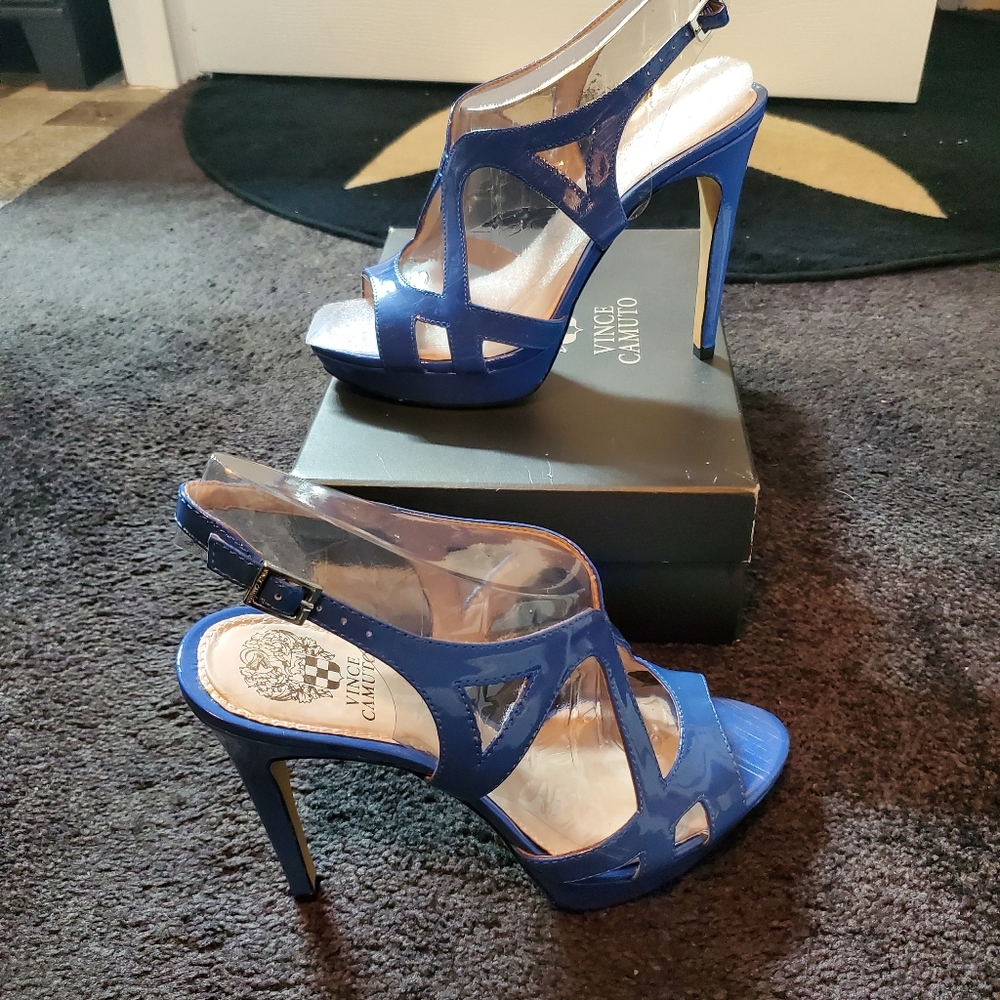 Heels - Picture 2 of 3